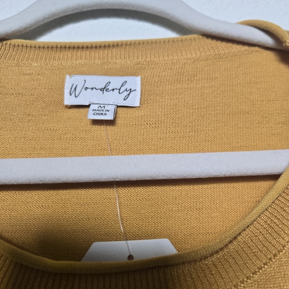 NWT, Wonderly Oversize  Golden Crew Neck Sweater. Size M - Picture 3 of 9